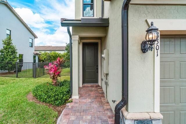 004-8301CatriaLane-LakeWorth-FL-33467-SM