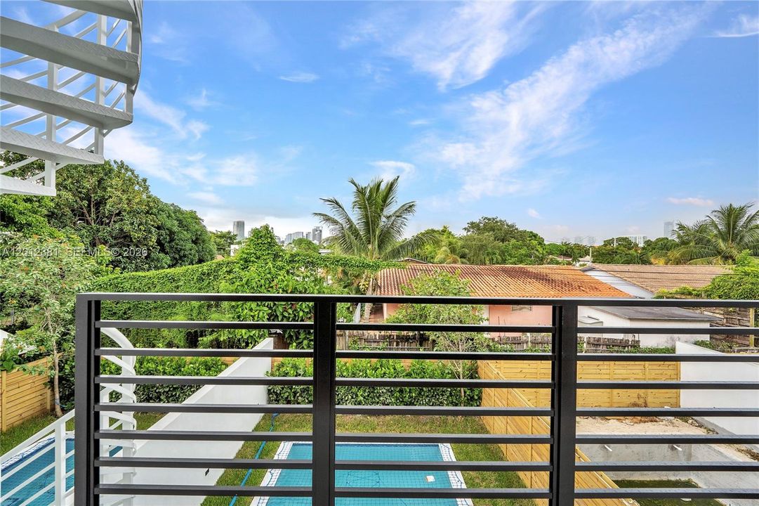 For Sale: $1,589,000 (3 beds, 3 baths, 2247 Square Feet)