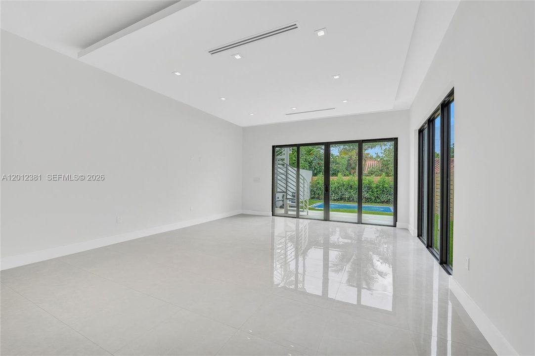 For Sale: $1,589,000 (3 beds, 3 baths, 2247 Square Feet)