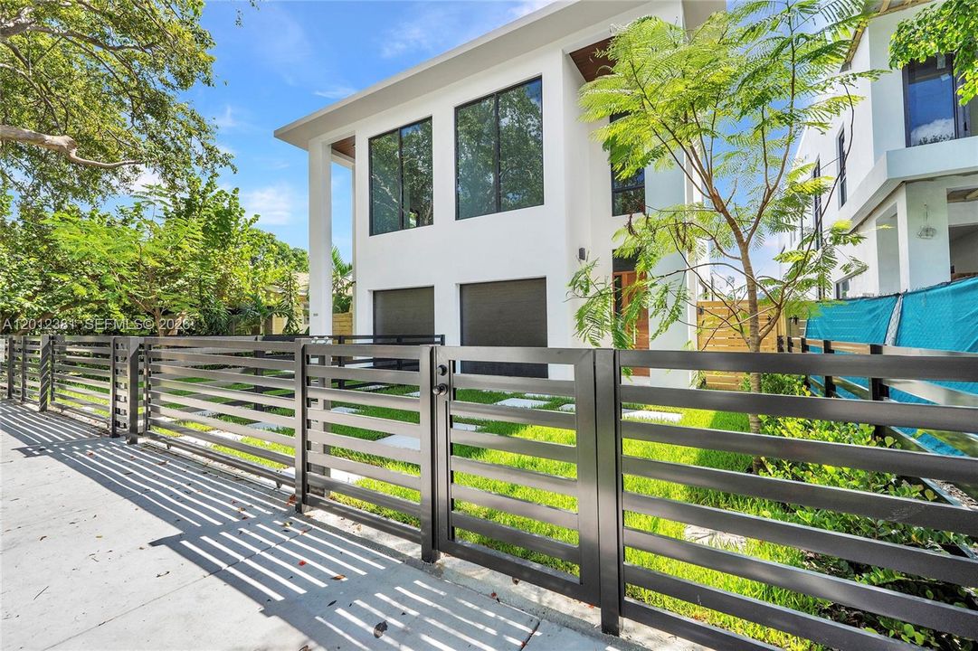 For Sale: $1,589,000 (3 beds, 3 baths, 2247 Square Feet)