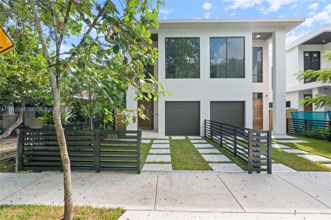 For Sale: $1,589,000 (3 beds, 3 baths, 2247 Square Feet)