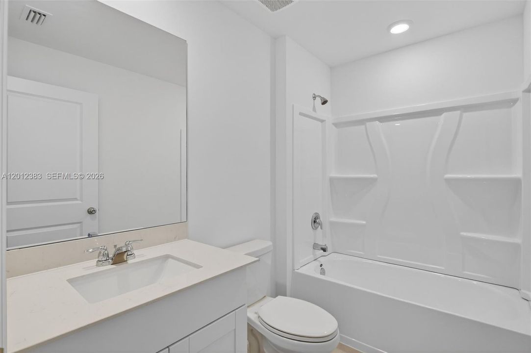 В аренду: $2,200 (4 спален, 3 ванн, 2174 Квадратных фут)