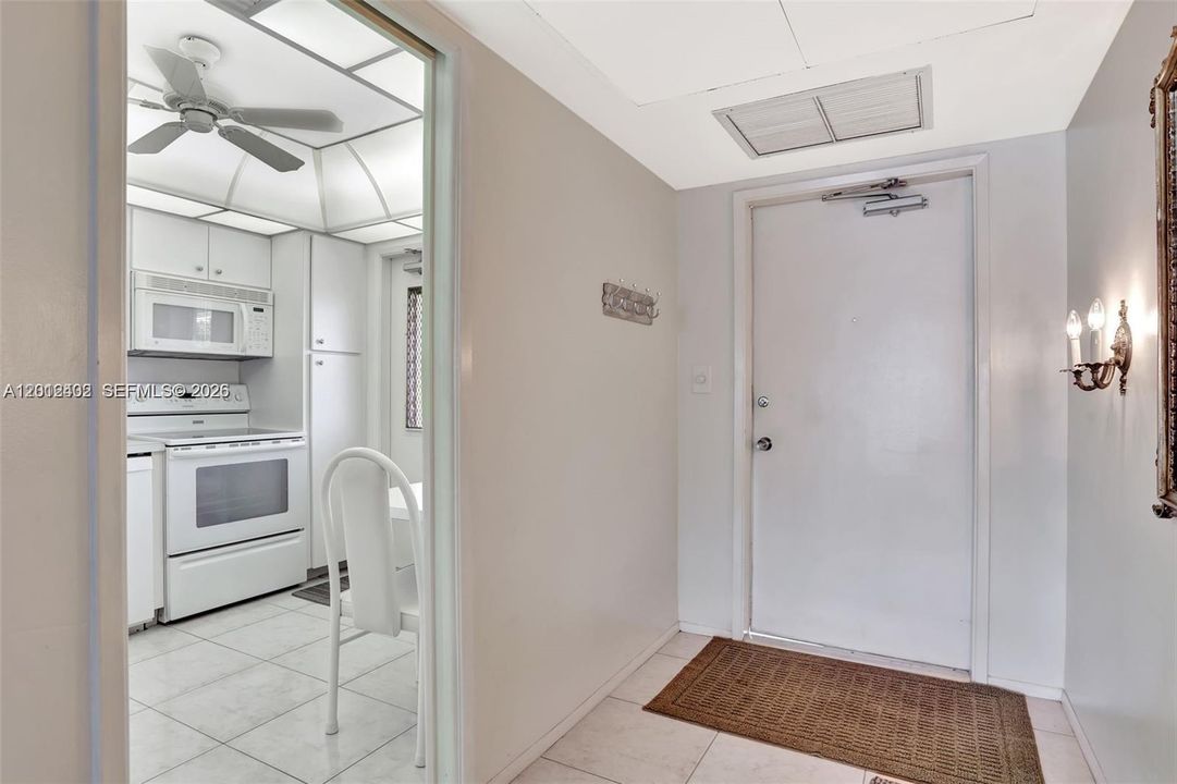 En Venta: $229,000 (2 camas, 2 baños, 1064 Pies cuadrados)