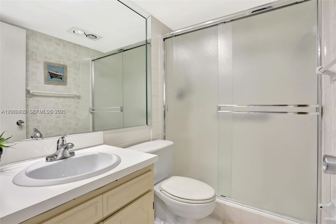 En Venta: $229,000 (2 camas, 2 baños, 1064 Pies cuadrados)
