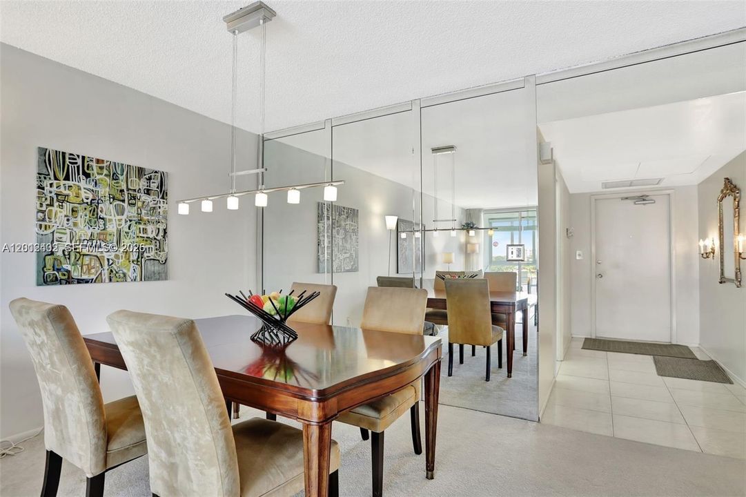 En Venta: $229,000 (2 camas, 2 baños, 1064 Pies cuadrados)