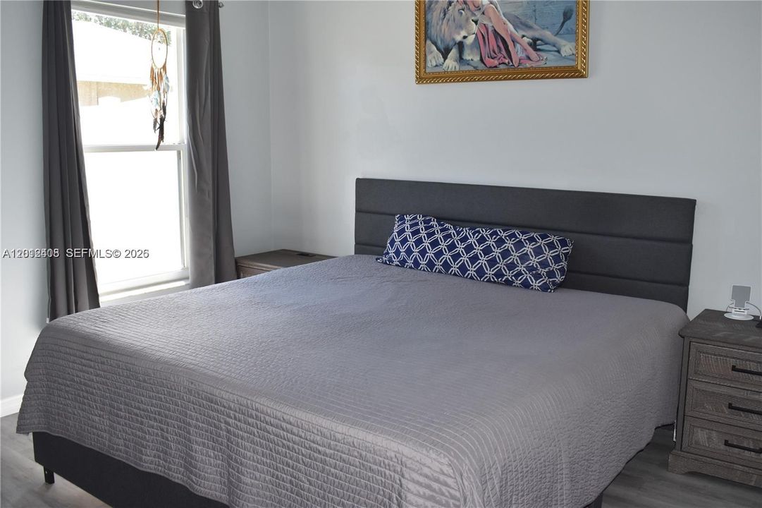 For Sale: $450,000 (3 beds, 2 baths, 2280 Square Feet)
