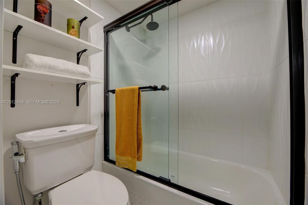 Activo con contrato: $150,000 (2 camas, 2 baños, 900 Pies cuadrados)