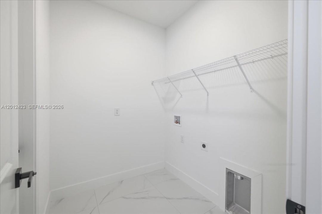 Active With Contract: $320,000 (4 beds, 2 baths, 1570 Square Feet)