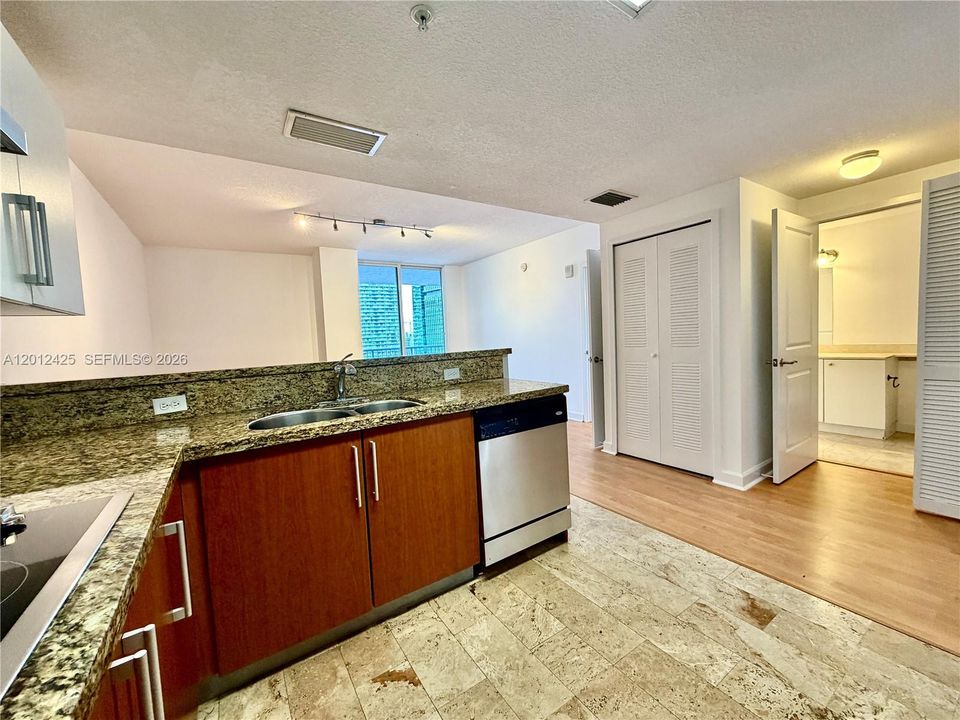 En Venta: $395,000 (1 camas, 1 baños, 630 Pies cuadrados)