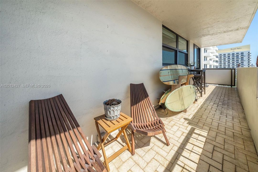 Active With Contract: $949,000 (2 beds, 2 baths, 1231 Square Feet)