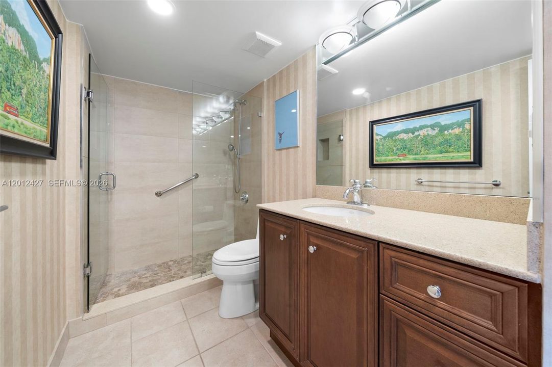 2nd Bathroom