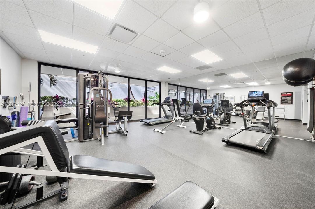 Active With Contract: $949,000 (2 beds, 2 baths, 1231 Square Feet)