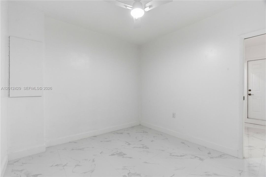 Недавно арендовано: $3,900 (4 спален, 3 ванн, 1225 Квадратных фут)