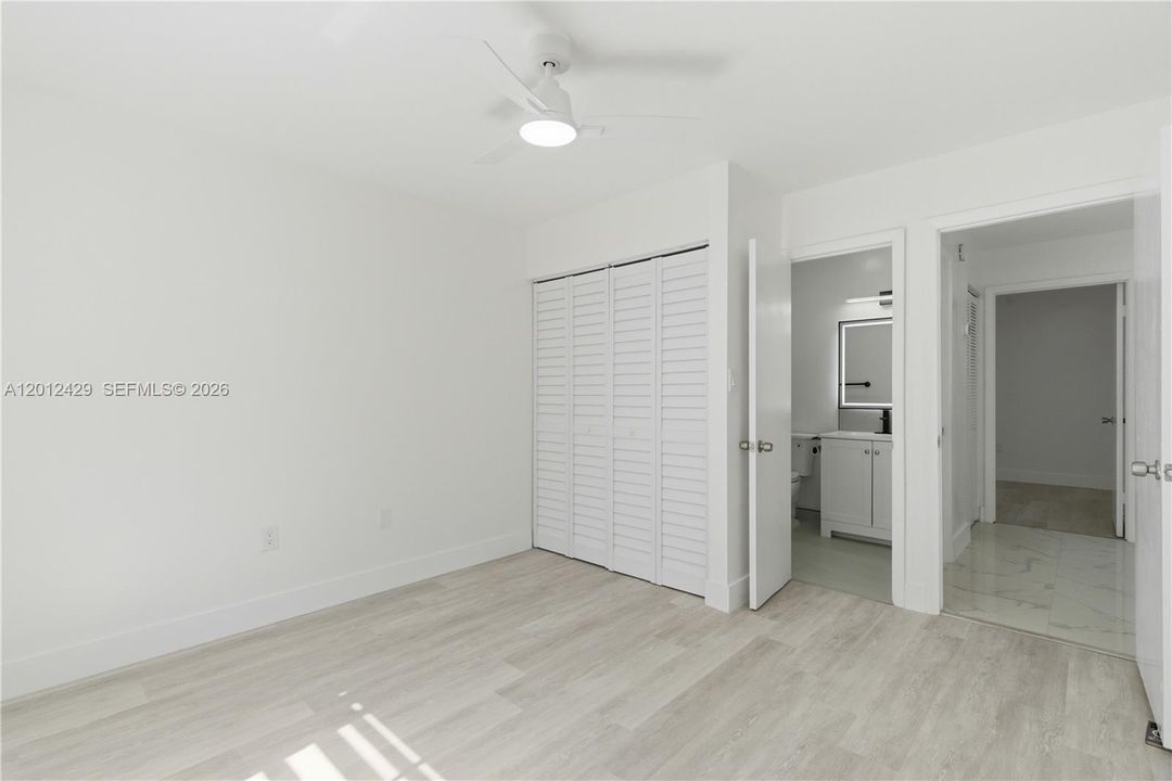 Недавно арендовано: $3,900 (4 спален, 3 ванн, 1225 Квадратных фут)