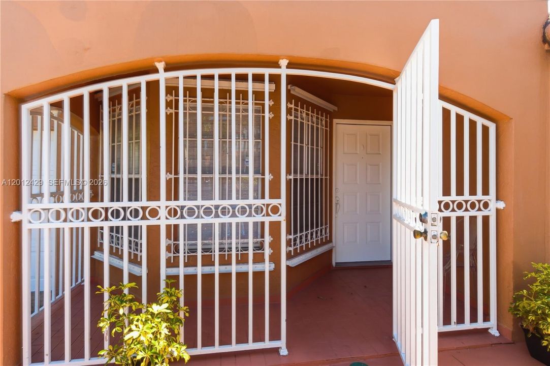 Недавно арендовано: $3,900 (4 спален, 3 ванн, 1225 Квадратных фут)