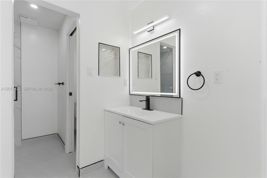 Недавно арендовано: $3,900 (4 спален, 3 ванн, 1225 Квадратных фут)