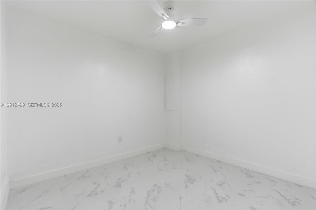 Недавно арендовано: $3,900 (4 спален, 3 ванн, 1225 Квадратных фут)