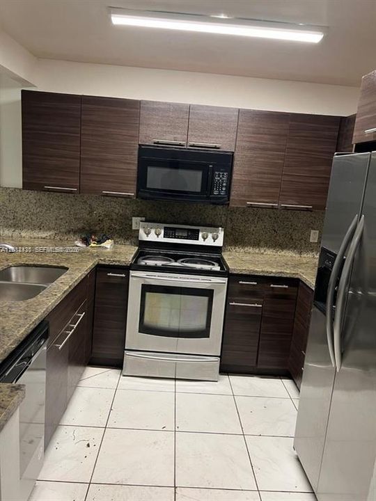For Sale: $320,000 (4 beds, 2 baths, 1440 Square Feet)