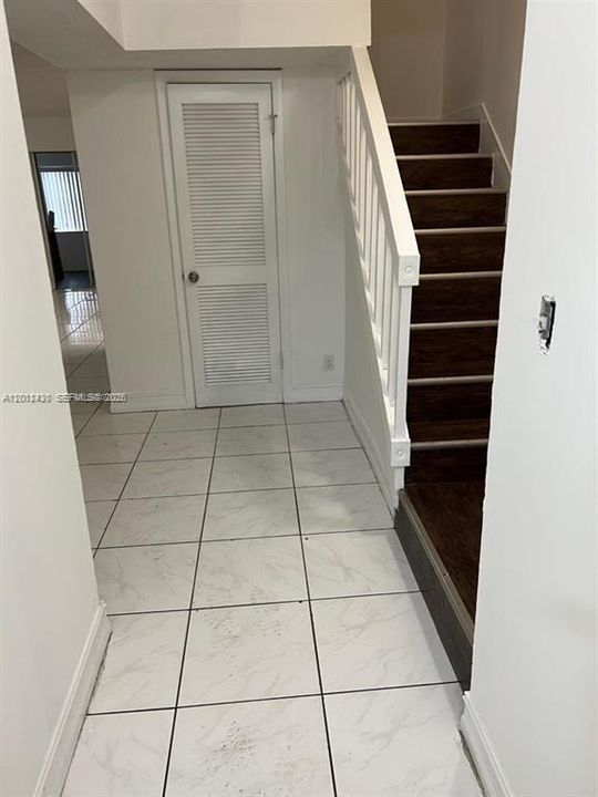 For Sale: $320,000 (4 beds, 2 baths, 1440 Square Feet)