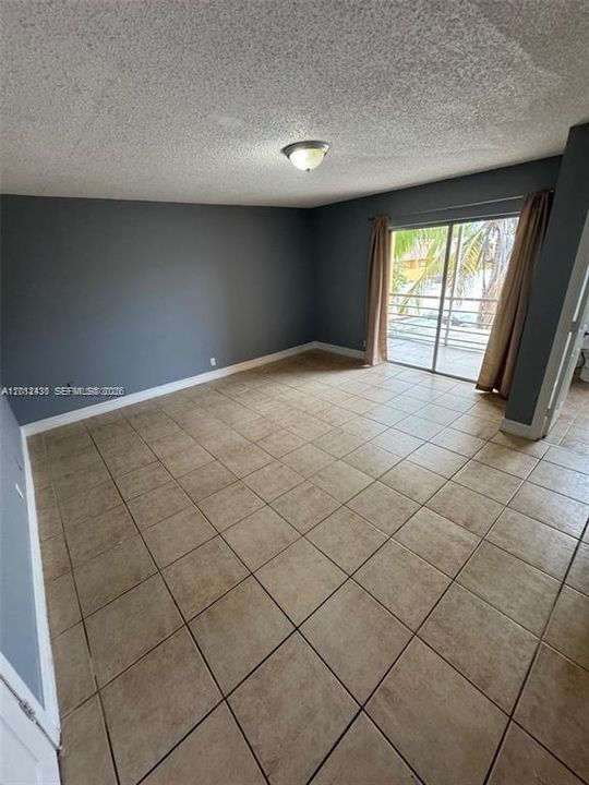 For Sale: $320,000 (4 beds, 2 baths, 1440 Square Feet)