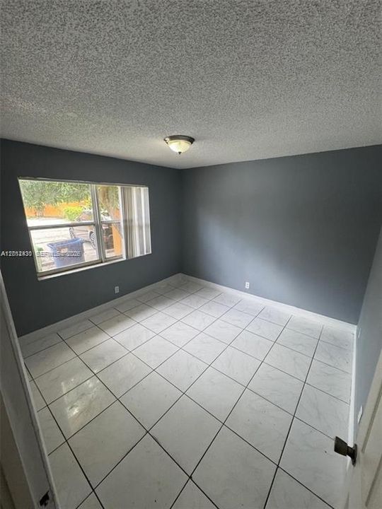 For Sale: $320,000 (4 beds, 2 baths, 1440 Square Feet)