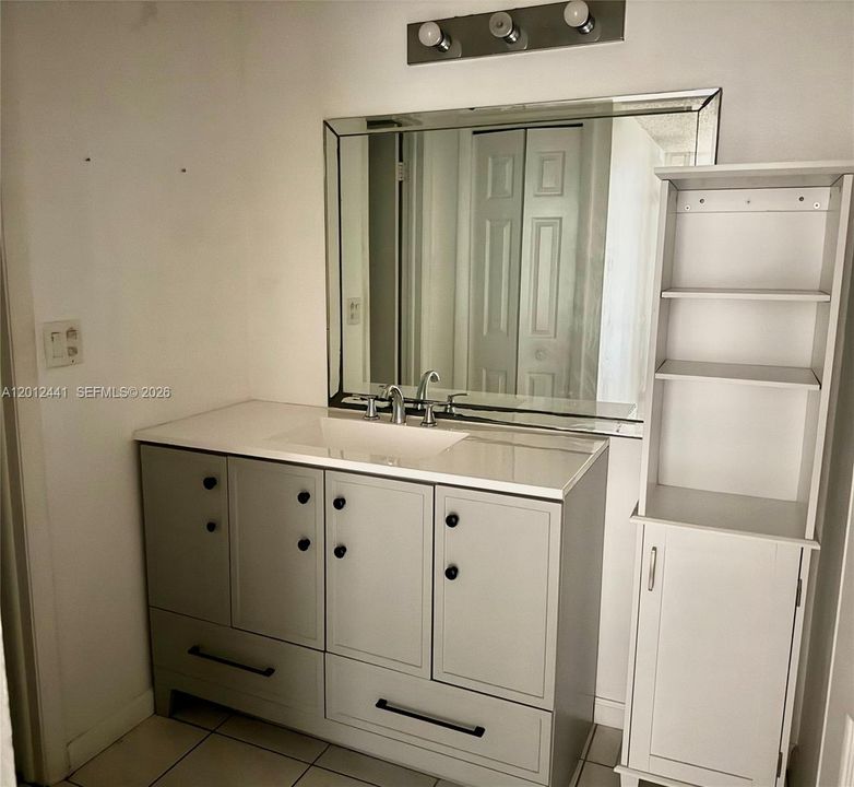 Active With Contract: $265,000 (2 beds, 2 baths, 1256 Square Feet)