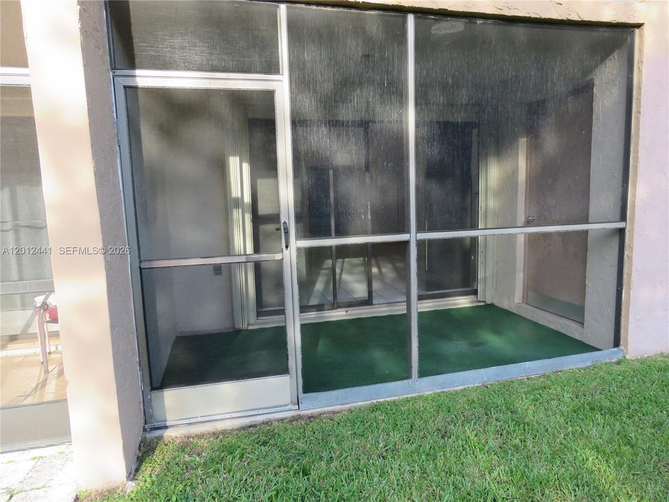 Active With Contract: $265,000 (2 beds, 2 baths, 1256 Square Feet)