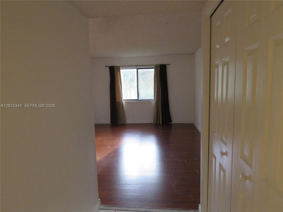 Active With Contract: $265,000 (2 beds, 2 baths, 1256 Square Feet)