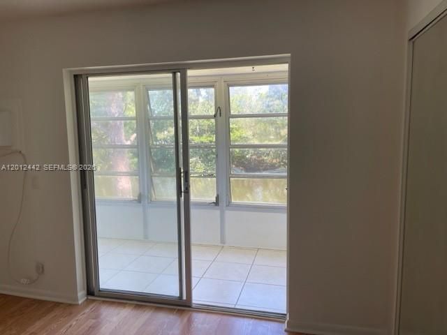 For Rent: $1,400 (1 beds, 1 baths, 593 Square Feet)