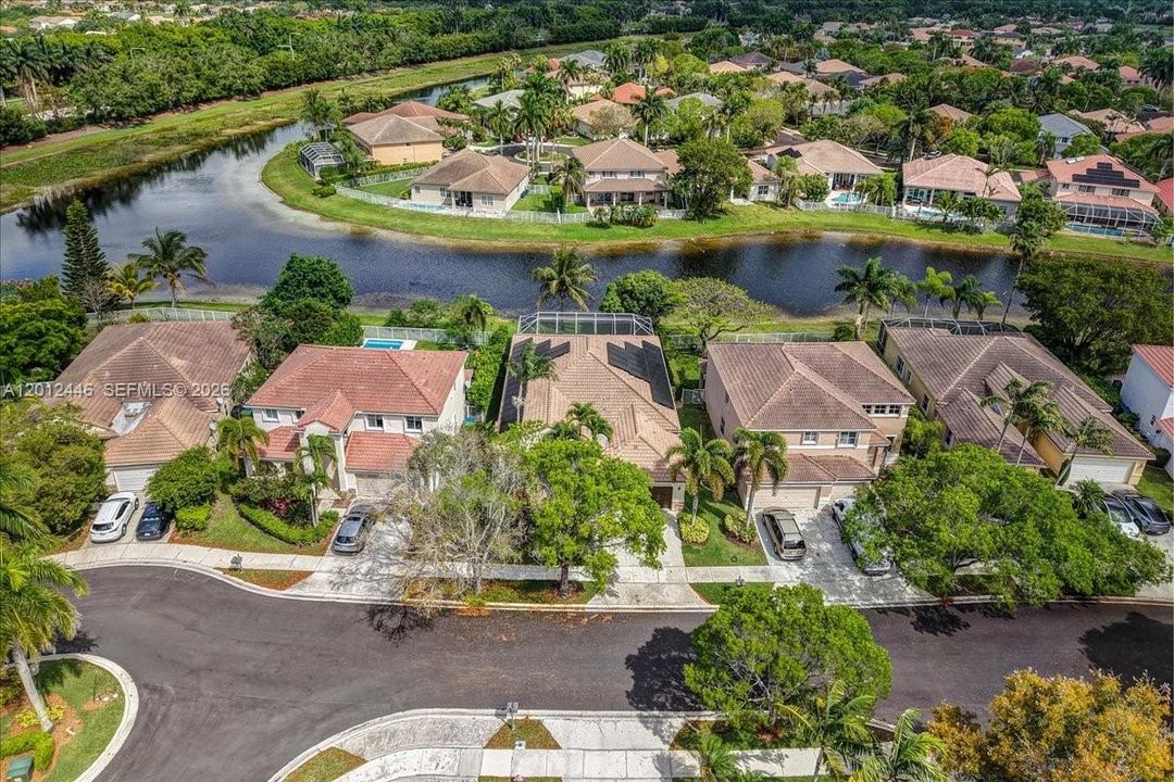 En Venta: $995,000 (4 camas, 2 baños, 2115 Pies cuadrados)