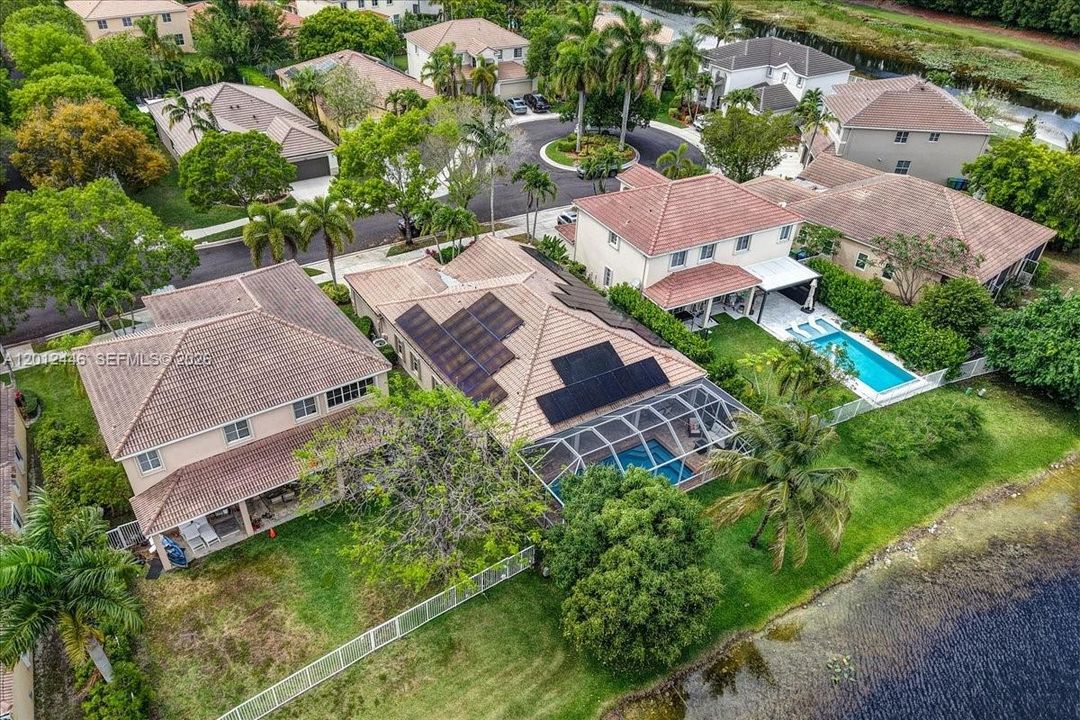 En Venta: $995,000 (4 camas, 2 baños, 2115 Pies cuadrados)