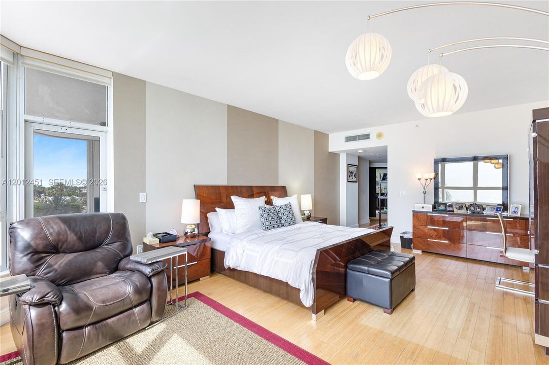 For Sale: $1,599,000 (3 beds, 3 baths, 2768 Square Feet)