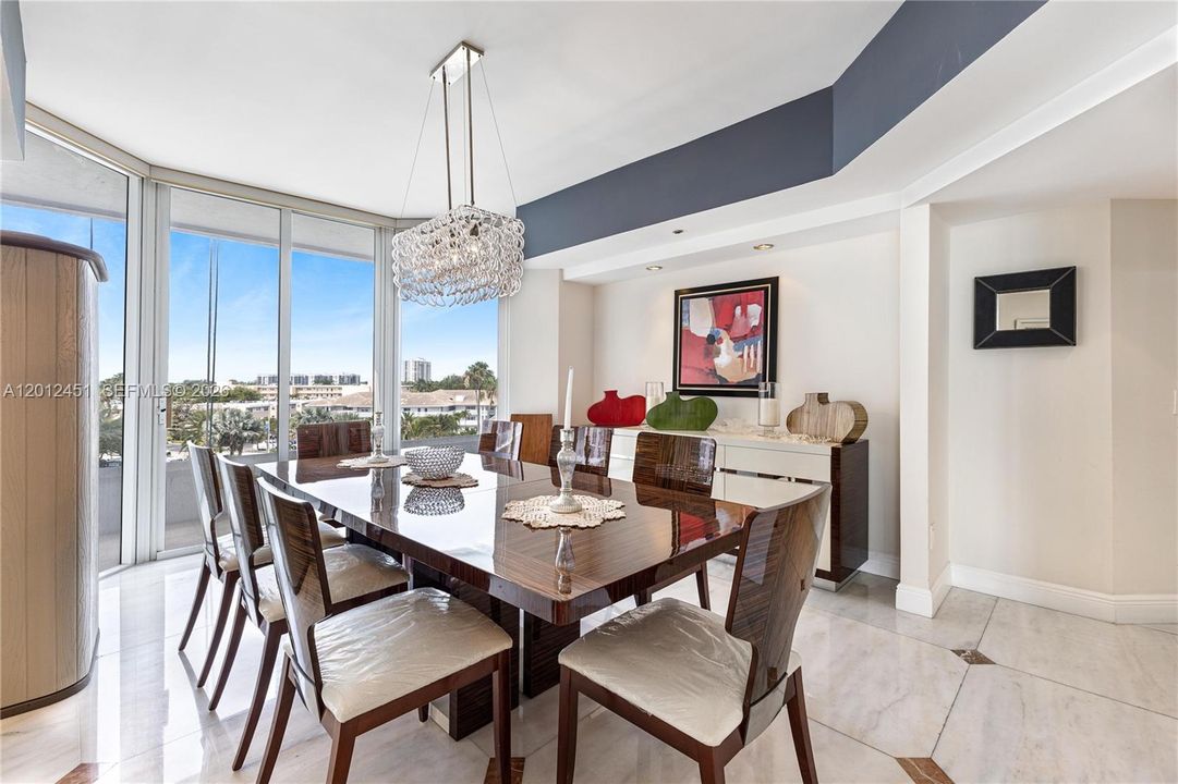 For Sale: $1,599,000 (3 beds, 3 baths, 2768 Square Feet)