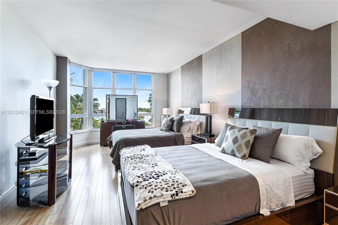 For Sale: $1,599,000 (3 beds, 3 baths, 2768 Square Feet)