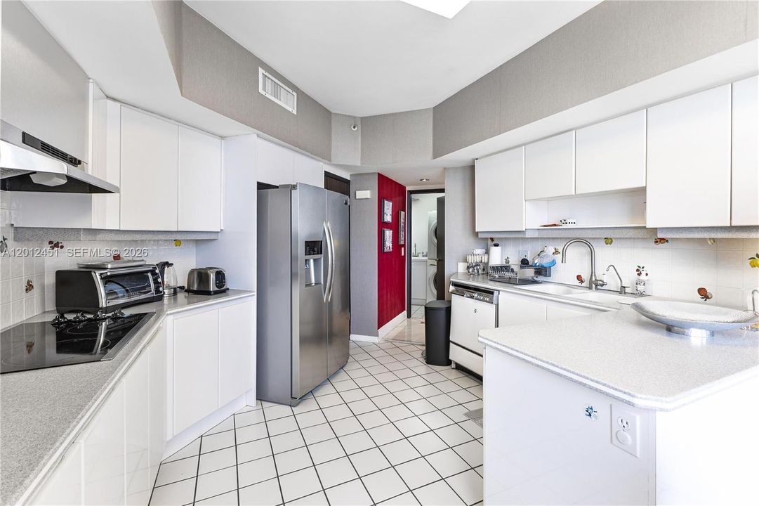 For Sale: $1,599,000 (3 beds, 3 baths, 2768 Square Feet)