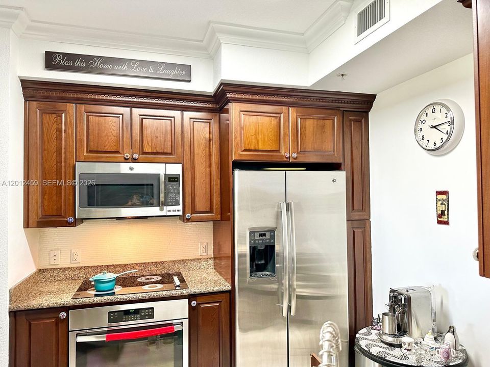 For Rent: $2,380 (2 beds, 2 baths, 1137 Square Feet)