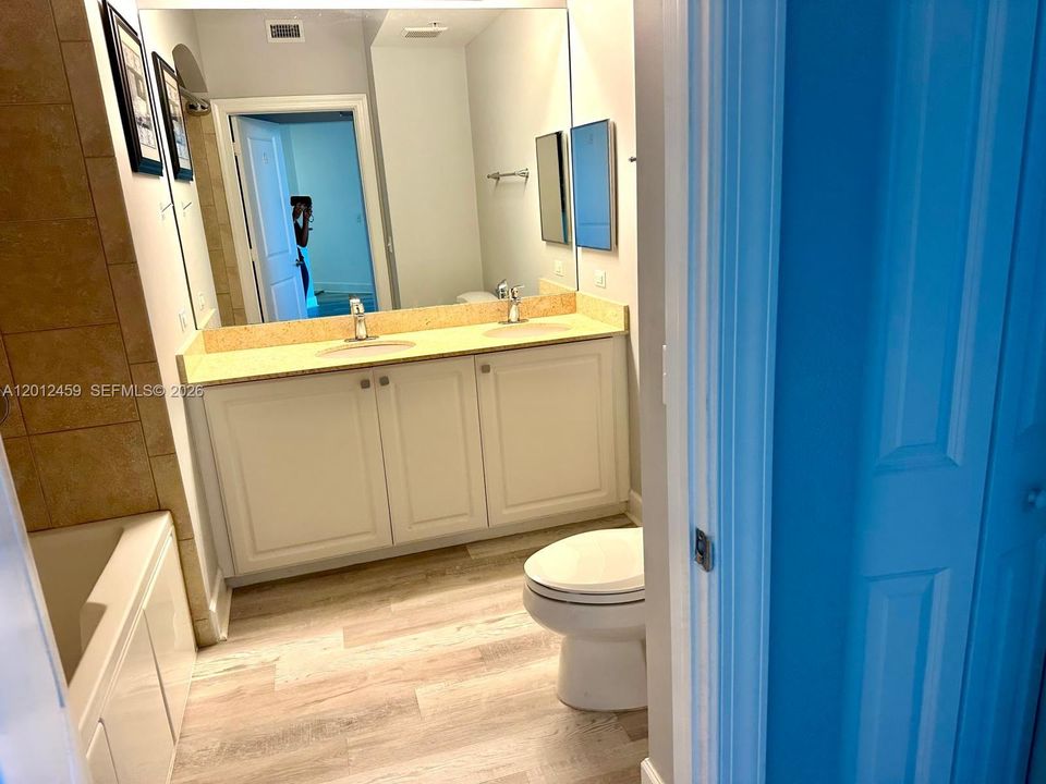 For Rent: $2,380 (2 beds, 2 baths, 1137 Square Feet)