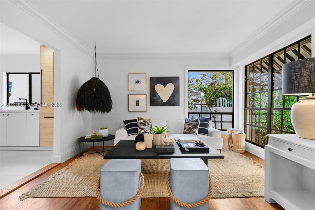Recently Sold: $750,000 (3 beds, 2 baths, 1104 Square Feet)