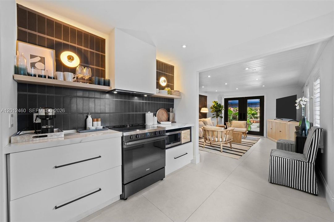 Recently Sold: $750,000 (3 beds, 2 baths, 1104 Square Feet)