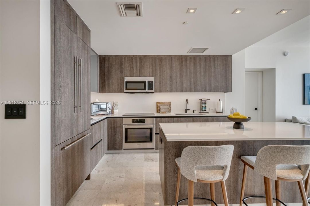 Active With Contract: $6,500 (2 beds, 2 baths, 1244 Square Feet)