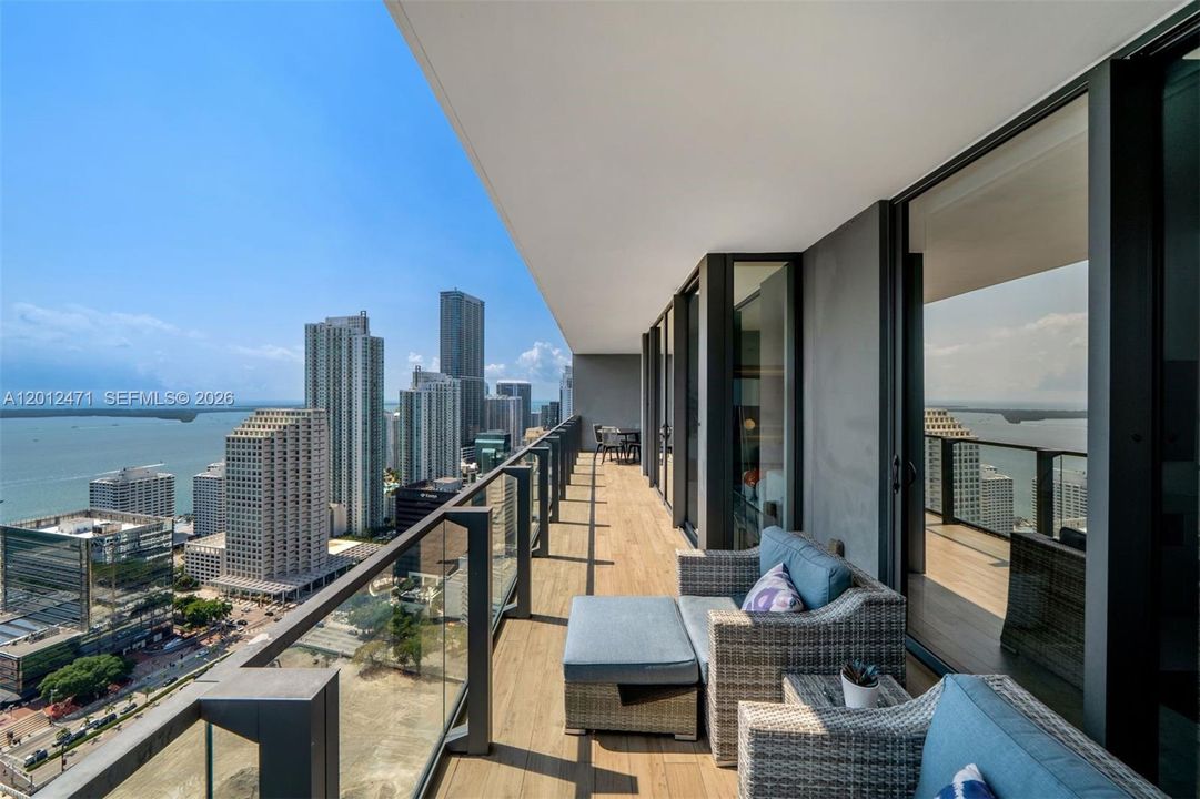 Active With Contract: $6,500 (2 beds, 2 baths, 1244 Square Feet)