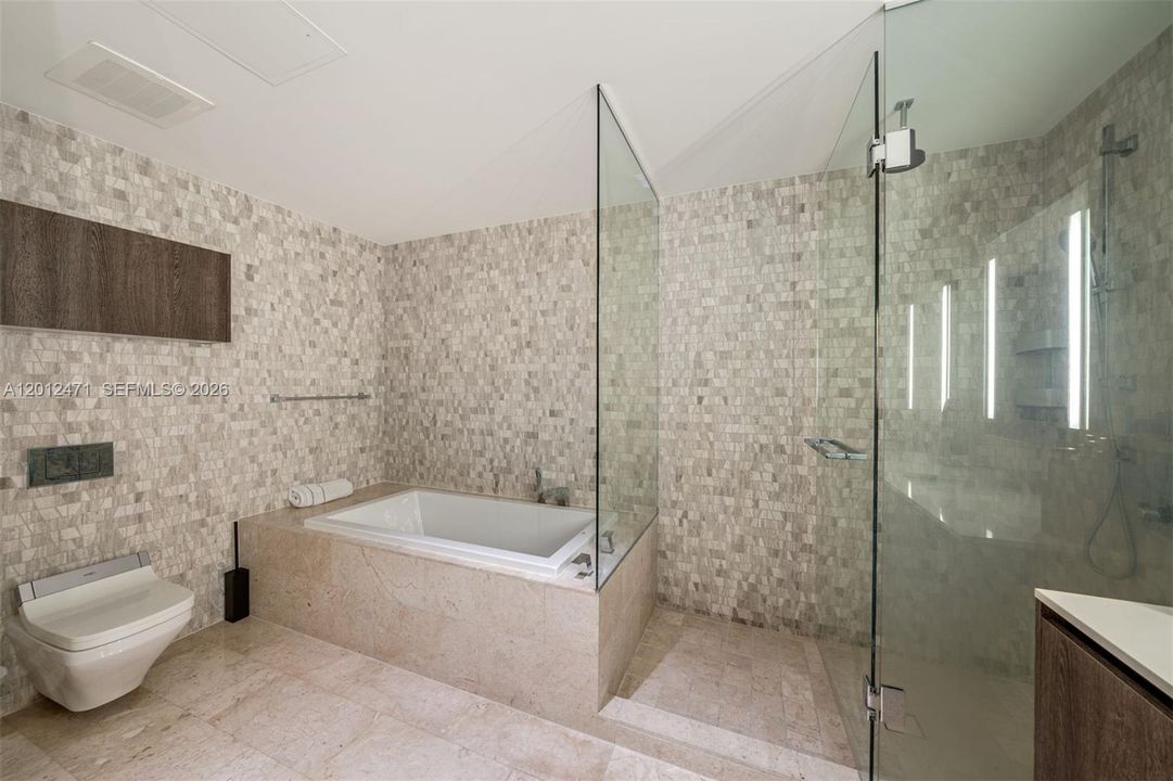 Active With Contract: $6,500 (2 beds, 2 baths, 1244 Square Feet)