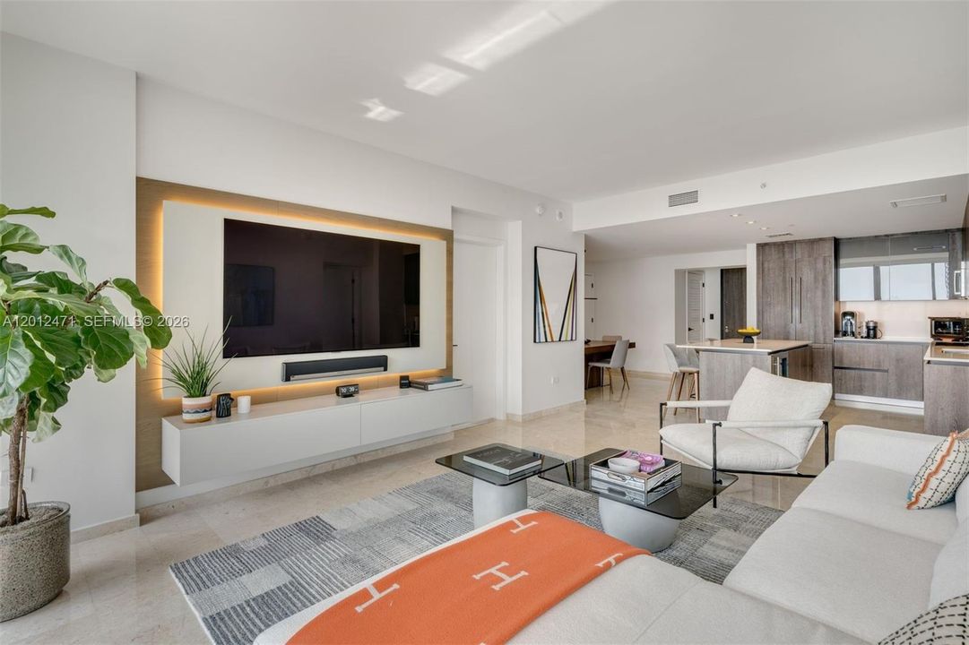 Active With Contract: $6,500 (2 beds, 2 baths, 1244 Square Feet)