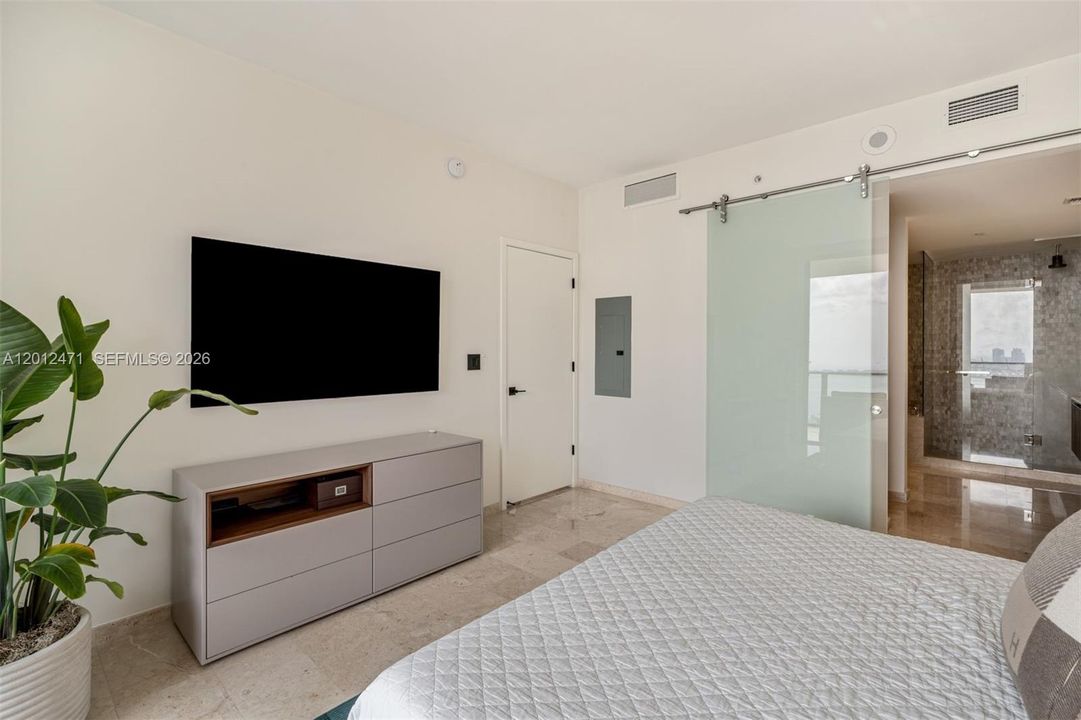 Active With Contract: $6,500 (2 beds, 2 baths, 1244 Square Feet)