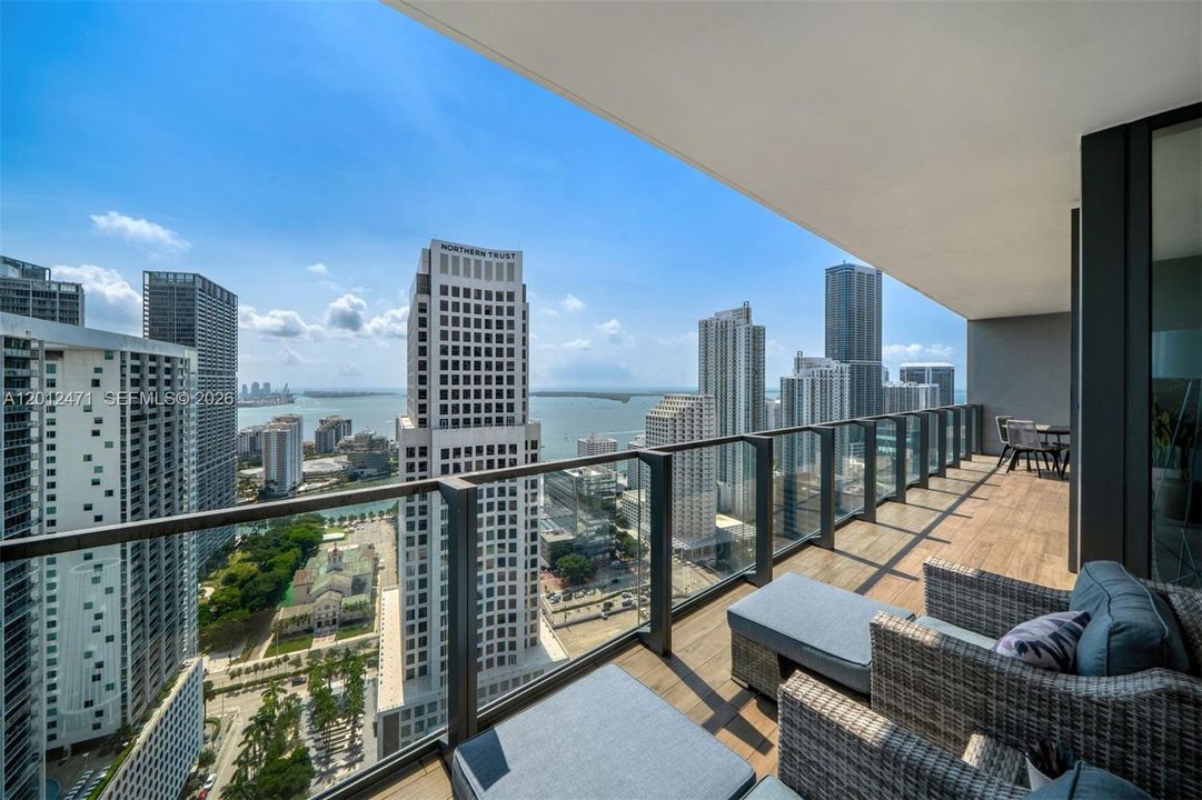 Active With Contract: $6,500 (2 beds, 2 baths, 1244 Square Feet)