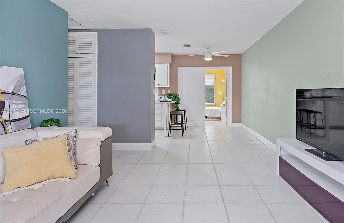 For Sale: $155,000 (2 beds, 1 baths, 550 Square Feet)