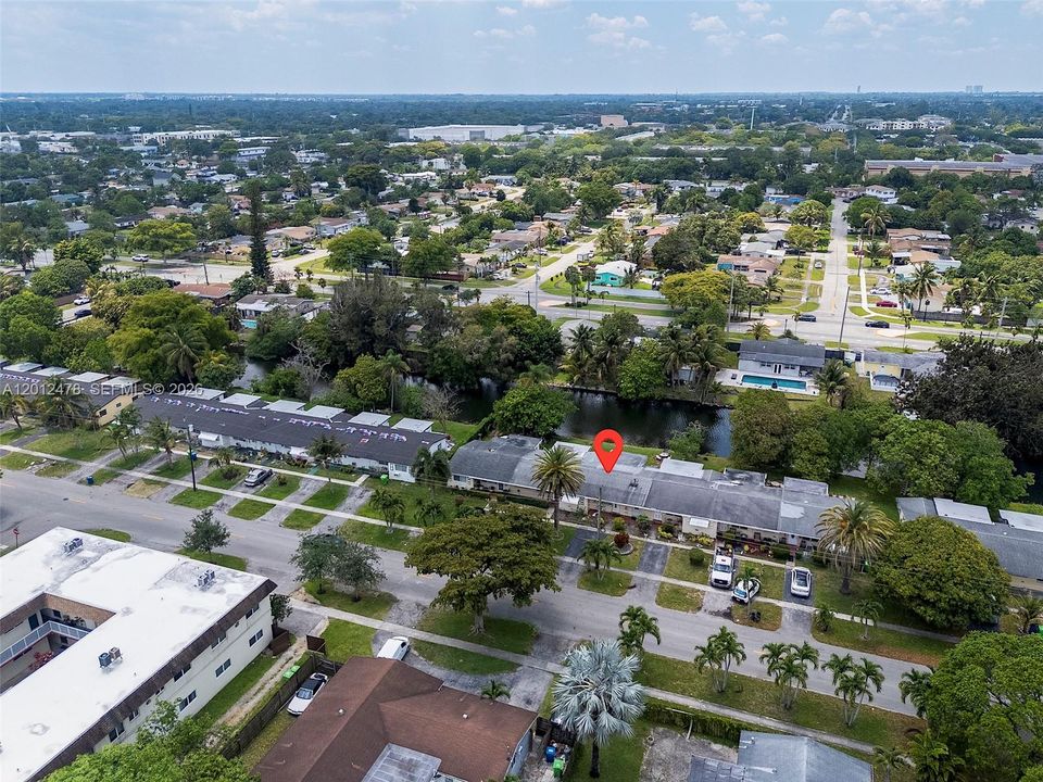 For Sale: $155,000 (2 beds, 1 baths, 550 Square Feet)