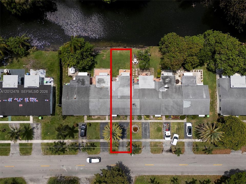 For Sale: $155,000 (2 beds, 1 baths, 550 Square Feet)