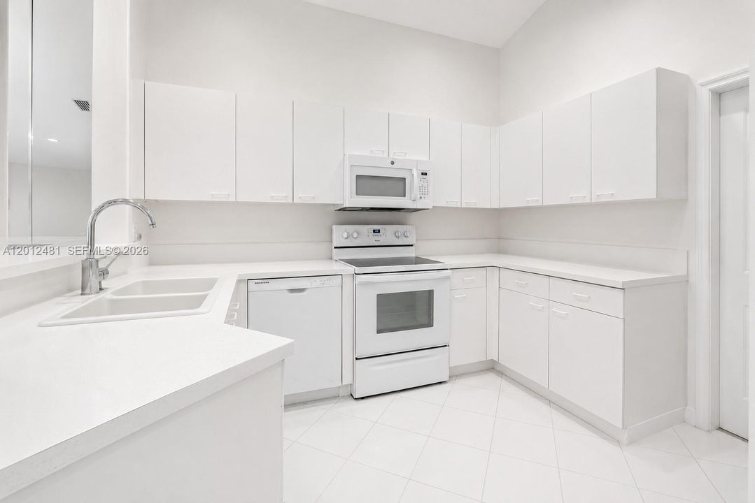For Sale: $675,000 (3 beds, 2 baths, 1390 Square Feet)