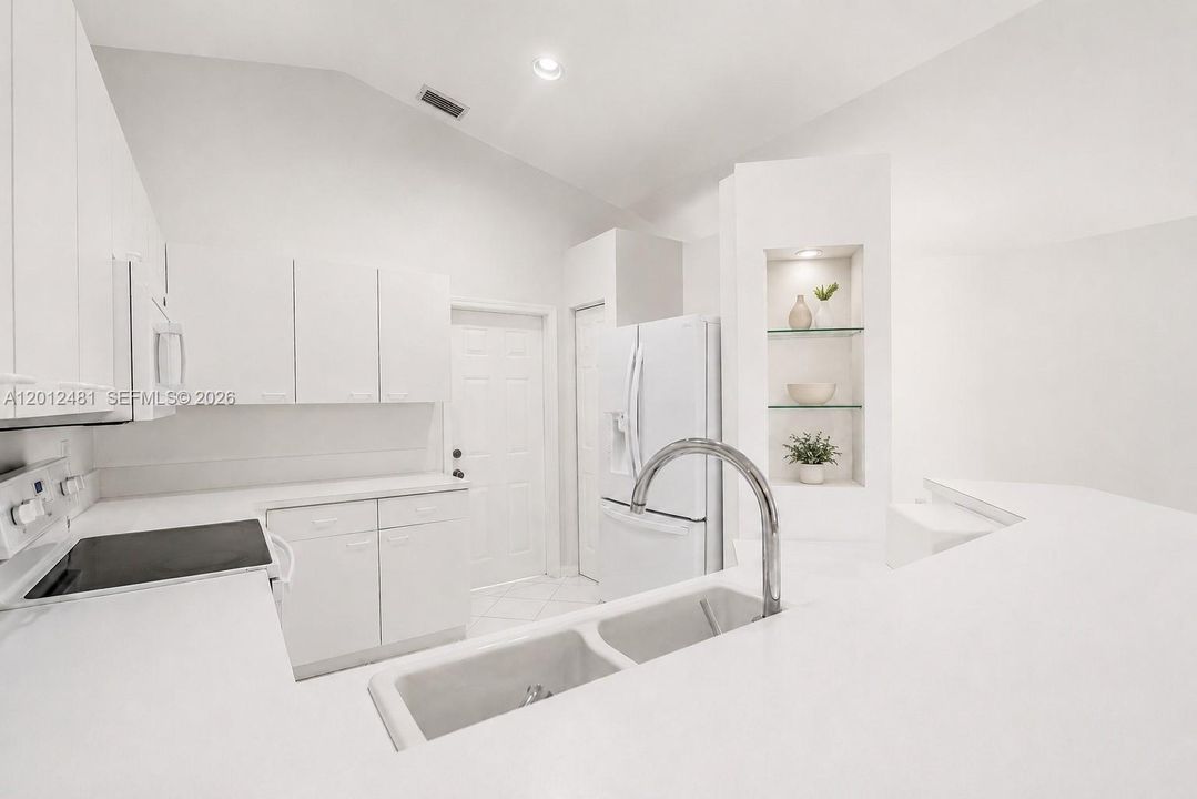 For Sale: $675,000 (3 beds, 2 baths, 1390 Square Feet)
